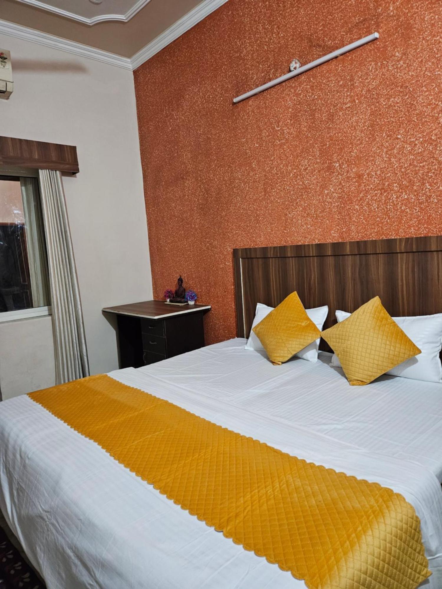 Guest house Krishna's Land Vrindavan