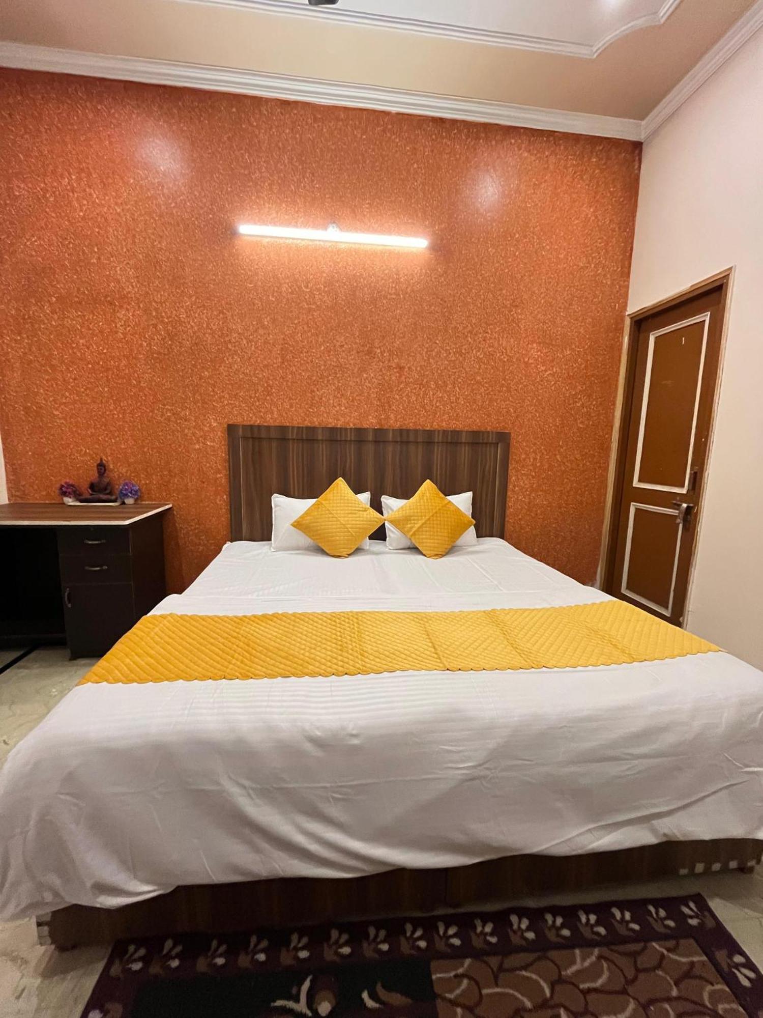 Guest house Krishna's Land