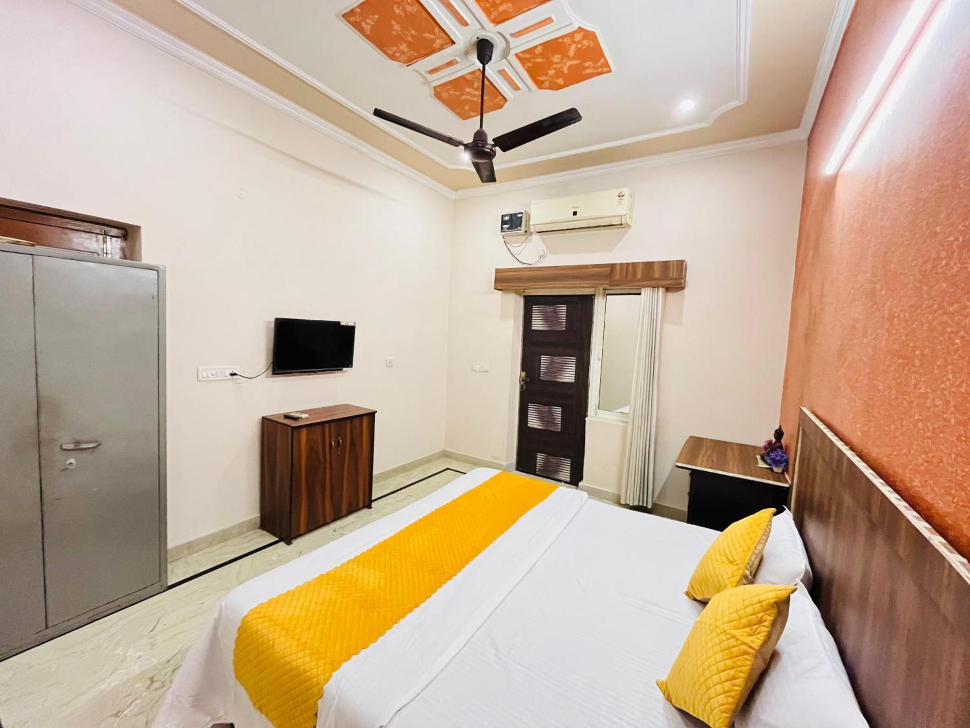 Guest house Krishna's Land *